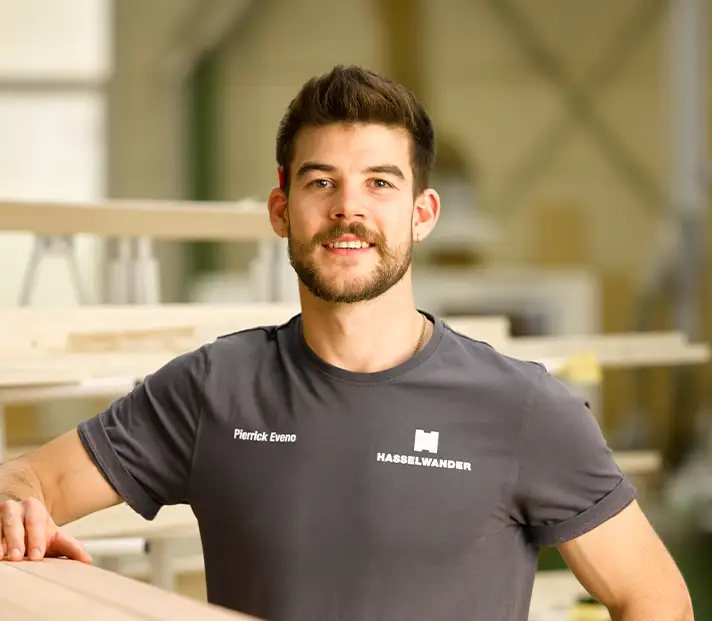 Pierrick Eveno, Geselle bei der Schreinerei Hasselwander in Stuttgart.