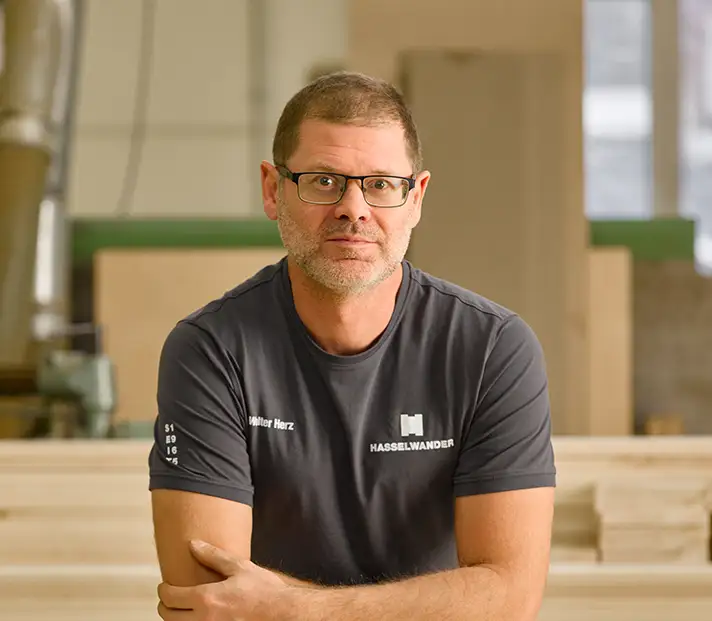 Walter Herz, Geselle und Produktionsleiter bei der Schreinerei Hasselwander.